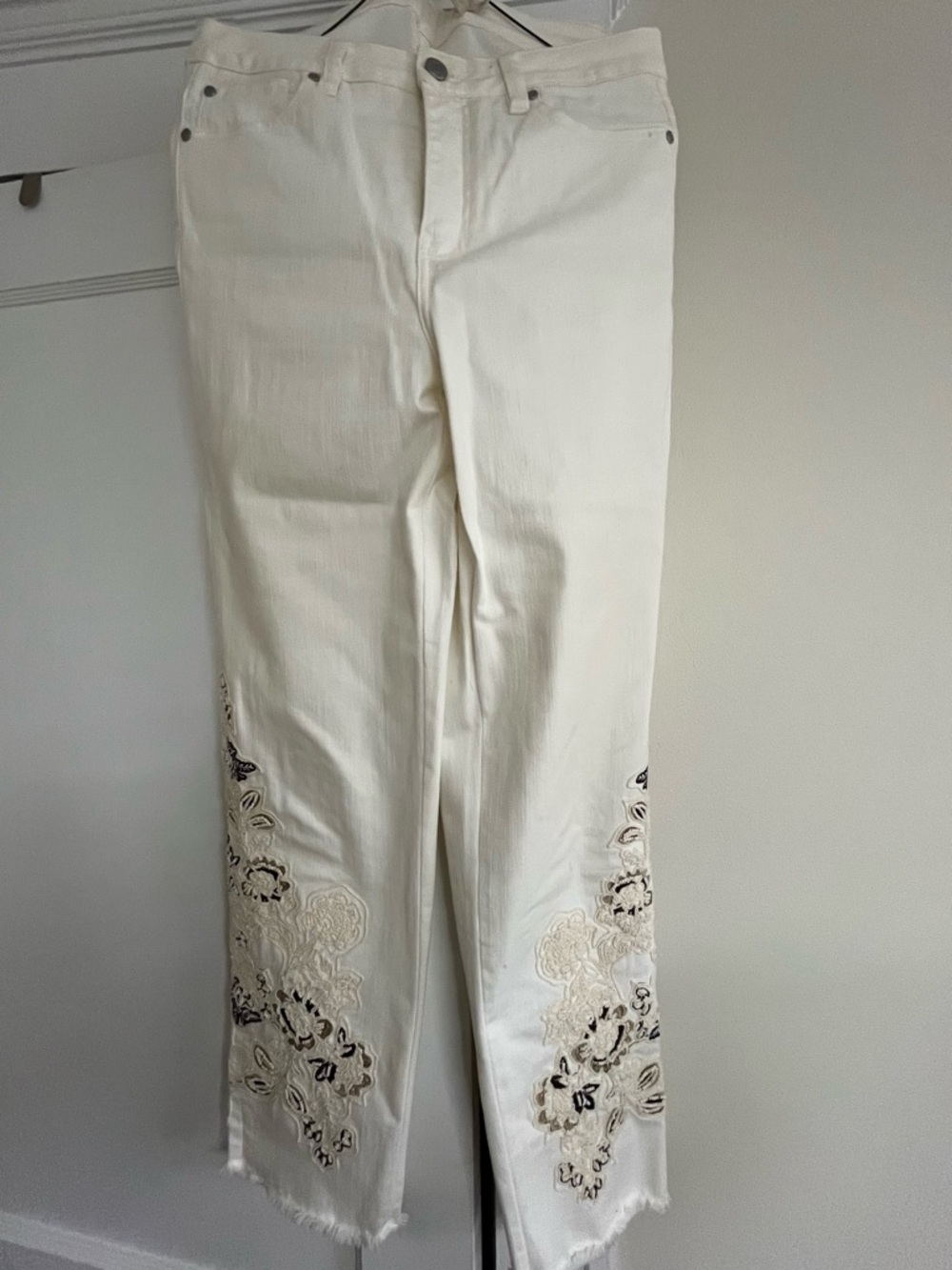 Soft Surroundings Ecru Embroidered Straight-Leg jeans